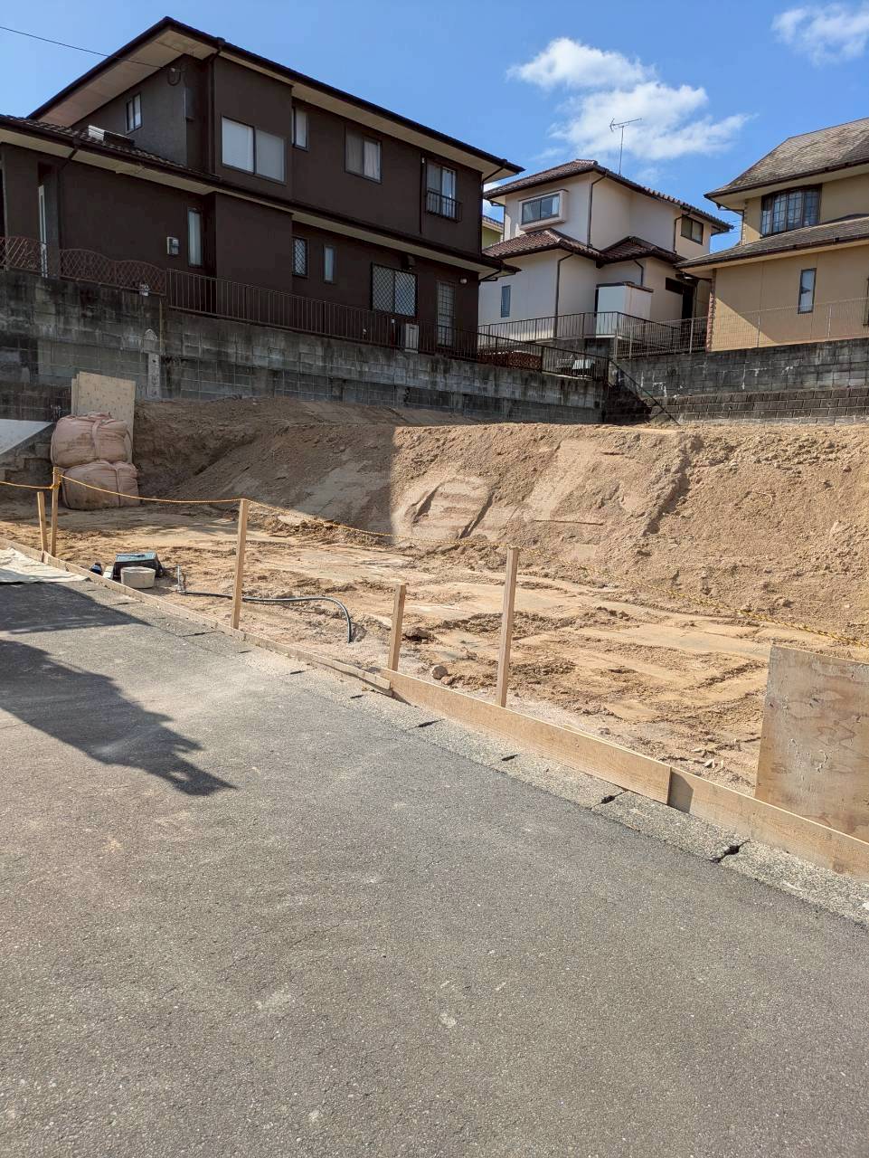 LINE_ALBUM_平野台から長者原へ重機回送_260317_1