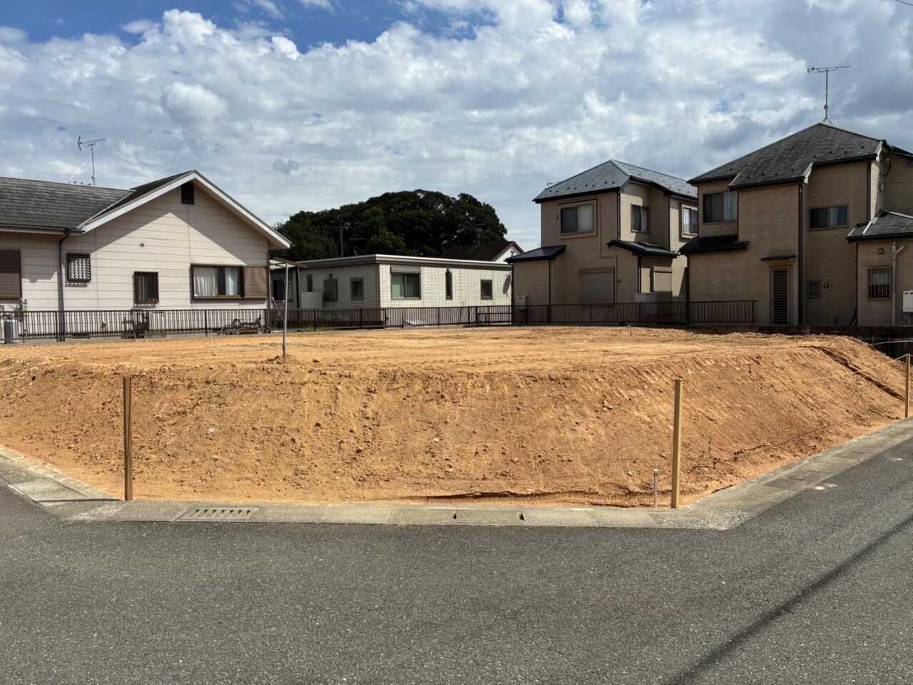 LINE_ALBUM_梅が丘　重機回送完了_260915_5